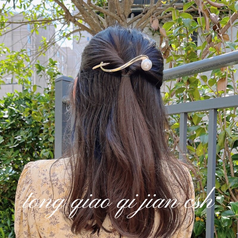 弧形仿珍珠发夹后脑勺高级感青蛙扣发卡夹子头饰网红2025年新款