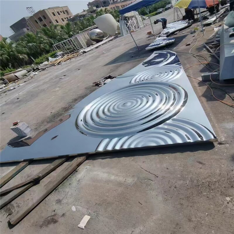 定制镜面圆盘水滴雕塑 圆形螺旋波浪造形 别墅酒店装饰挂件