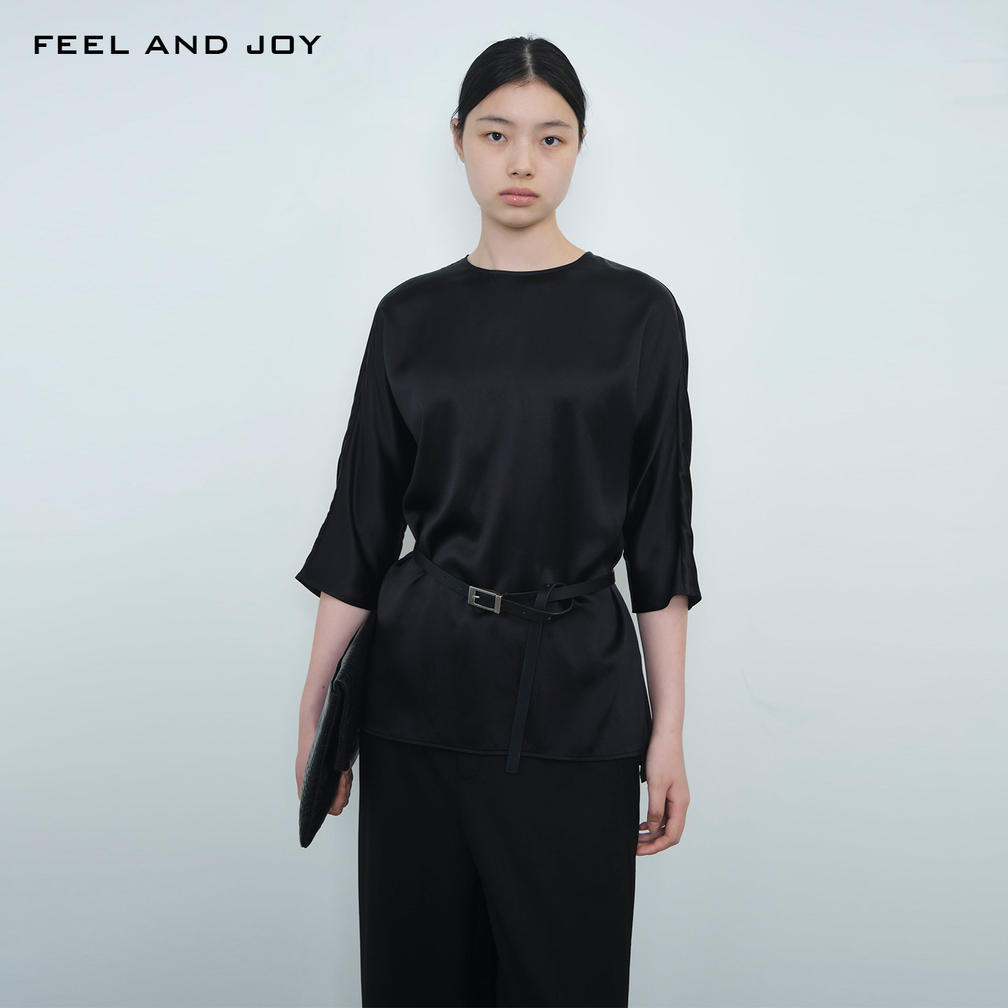 FEEL AND JOY夏2026新款桑蚕丝缎面轻薄圆领上衣女百搭中袖衬衫