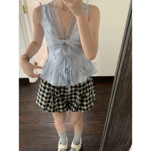 新款 蕾丝镂空拼接V领花边背心上衣女夏季 高腰格纹显瘦半裙两件套