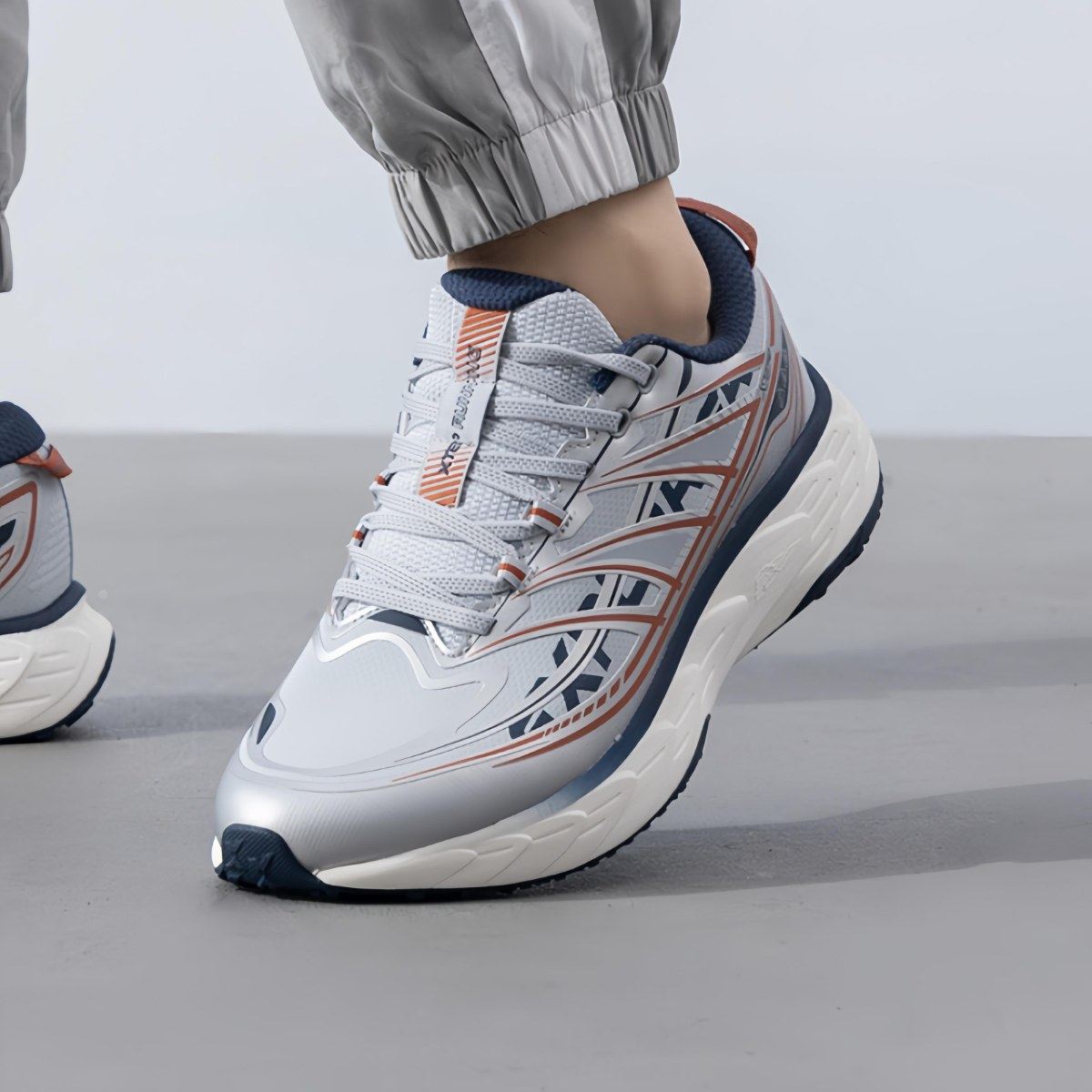 特步昆吾3 LITE丨跑鞋男鞋秋冬革面防泼水网面跑步鞋976419110034