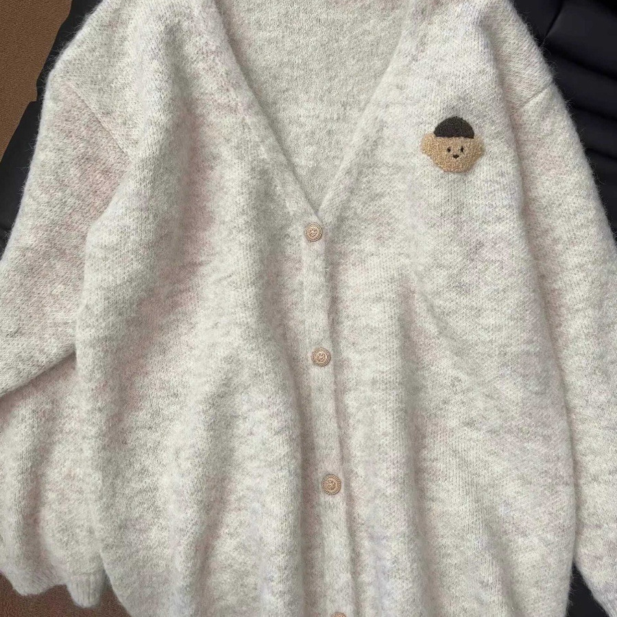 韩系软糯小熊V领秋冬新款