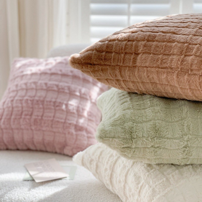 奶油风仿獭兔绒毛抱枕撸猫感沙发客厅靠垫床头靠枕飘窗靠背样板间