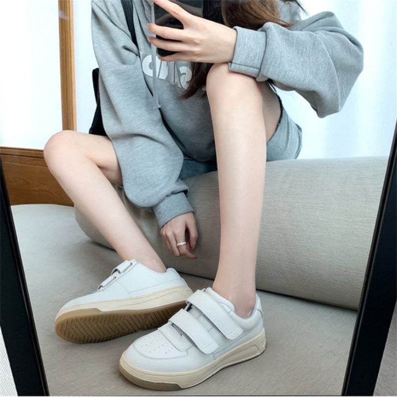 厚底运动休闲魔术贴小白鞋女鞋2026春秋季新款圆头增高显瘦板鞋女
