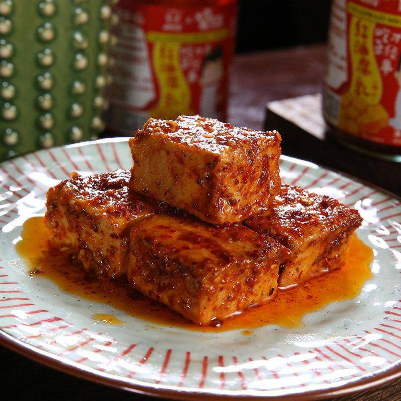 川娃子麻辣红油豆腐乳四川土产霉豆腐臭红方腐乳川辣味220g瓶装