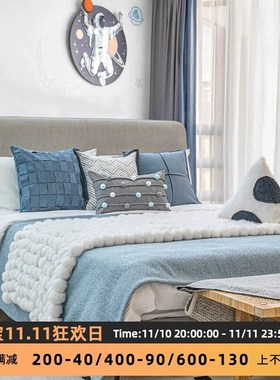 蓝色系儿童房样板间床旗抱枕组合现代简约酒店民宿床尾巾床品搭毯