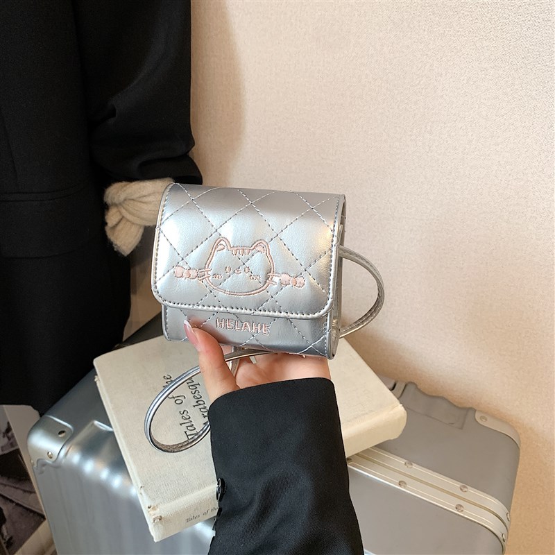 儿童hebllokitty斜挎小包包2025新款可爱女孩设计卡通口红包耳机