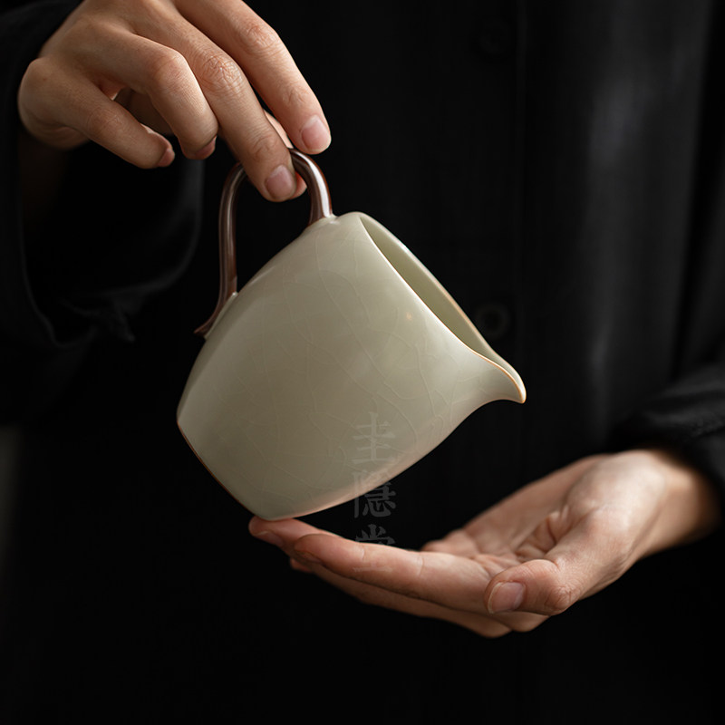 圭隐堂汝窑开片陶瓷公道杯手工家用带手柄公杯泡茶匀杯分茶器茶海