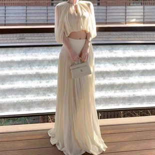 心动缪斯设计感小众温柔舒适压褶斗篷无袖上衣高腰百褶伞裙两件套