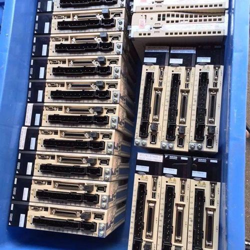 SGDV-R70F21A 安川驱动器 SGDV-R90F21A