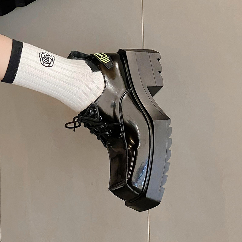 2023春季新i款真皮厚底系带英伦风小皮鞋女粗跟松糕底方头漆皮单