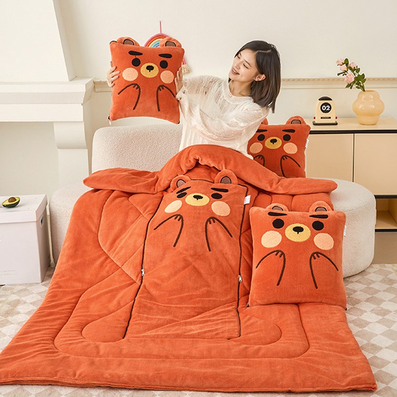 可爱抱枕被子两用冬季汽车载靠垫毯子二合一沙发办公室午休盖毯厚