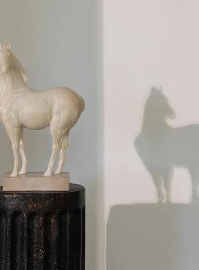 形上白马之韵唐马招财马家居饰品白色马客厅酒店装饰中式复古摆件
