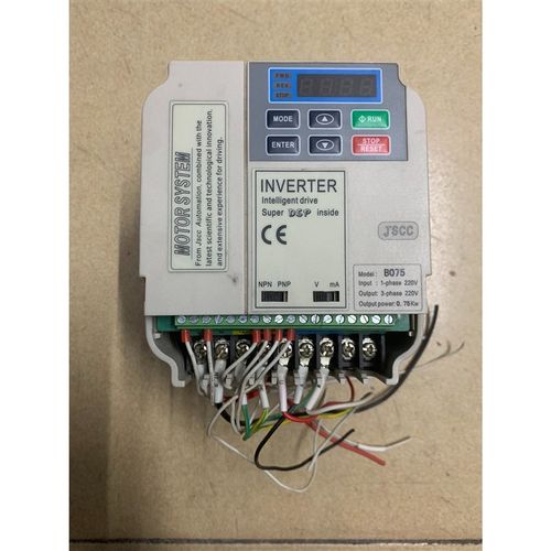 精研变频器B075,0.75KW,220V,成色如图,功能正