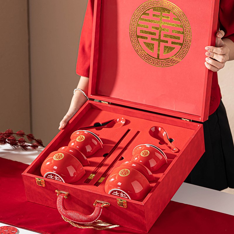 结婚陪嫁套装新人新娘备婚礼品大全嫁妆餐具盖碗喜碗筷改口敬茶杯