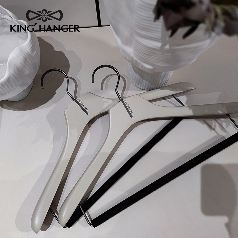 金领结高端米灰色实木衣架衣柜衣帽间衣挂大衣衬衫衣撑