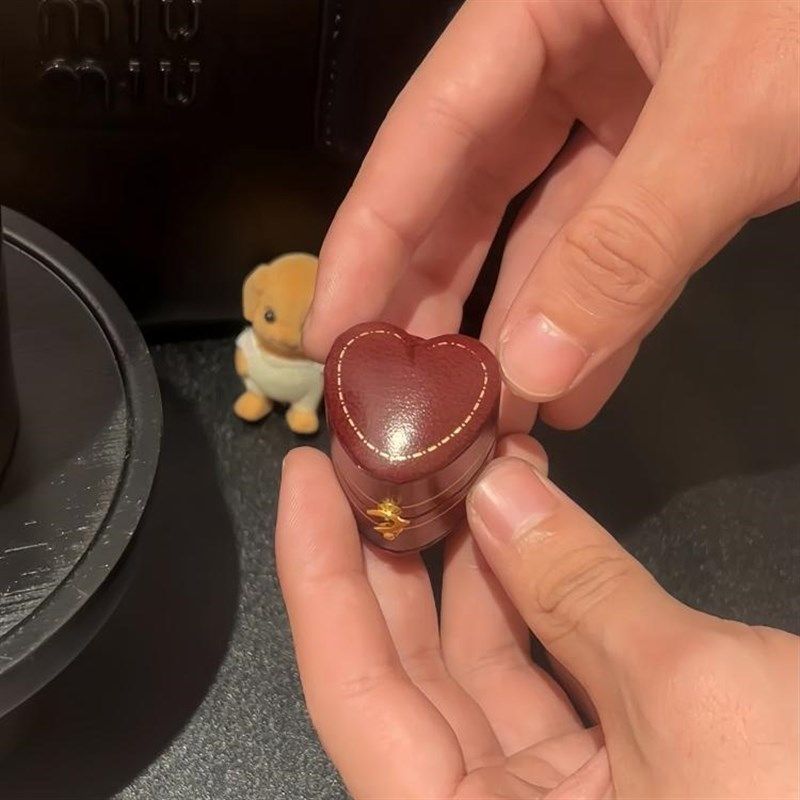 求婚戒指盒复古迷你爱心首饰盒求婚拍照道具高级感珠宝钻戒收纳盒