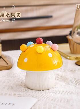 陶瓷家居摆件蘑菇屋果叉罐