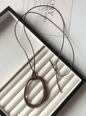 设计感极简几何不规则吊坠皮绳项链可调节高级感百搭长款毛衣链女