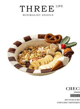 Tlife·Checky·餐具手绘浮雕甜品盘子可爱高颜值陶瓷餐盘 | 趣奇