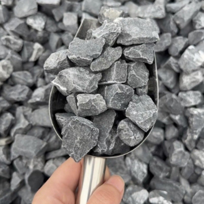 黑色石子园林景观黑石子鱼缸装饰鹅卵石建筑工程庭院铺路黑色砾石