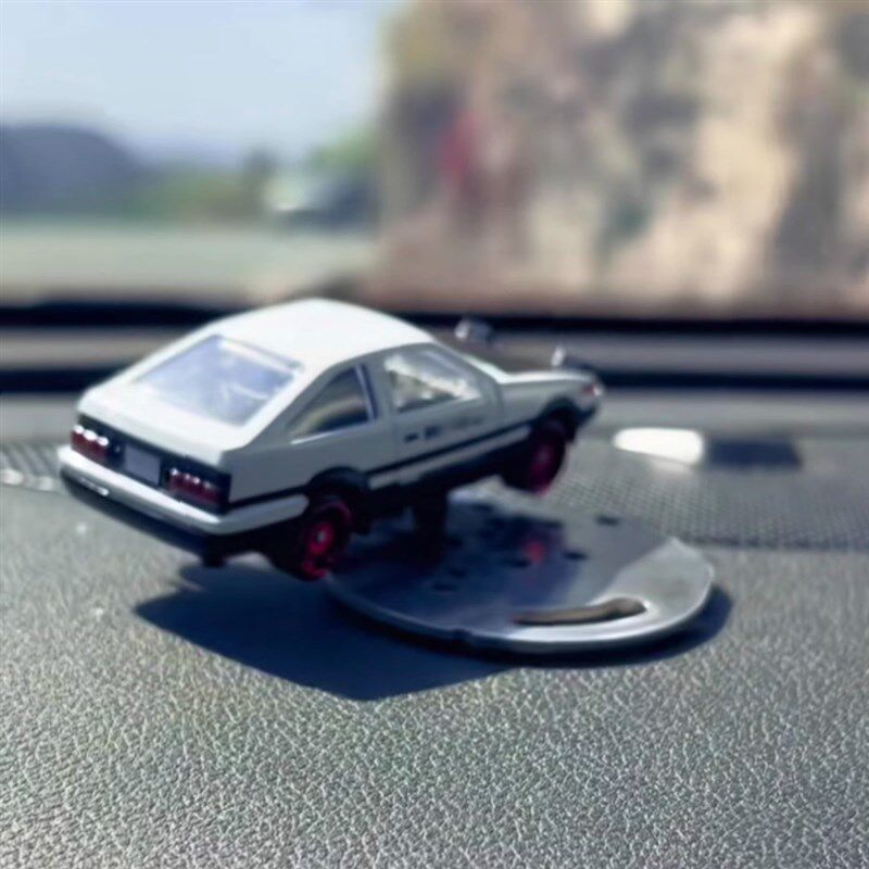 跟随汽车转弯会漂移的AE86x动态车载摆件新奇汽车中控台模型装饰