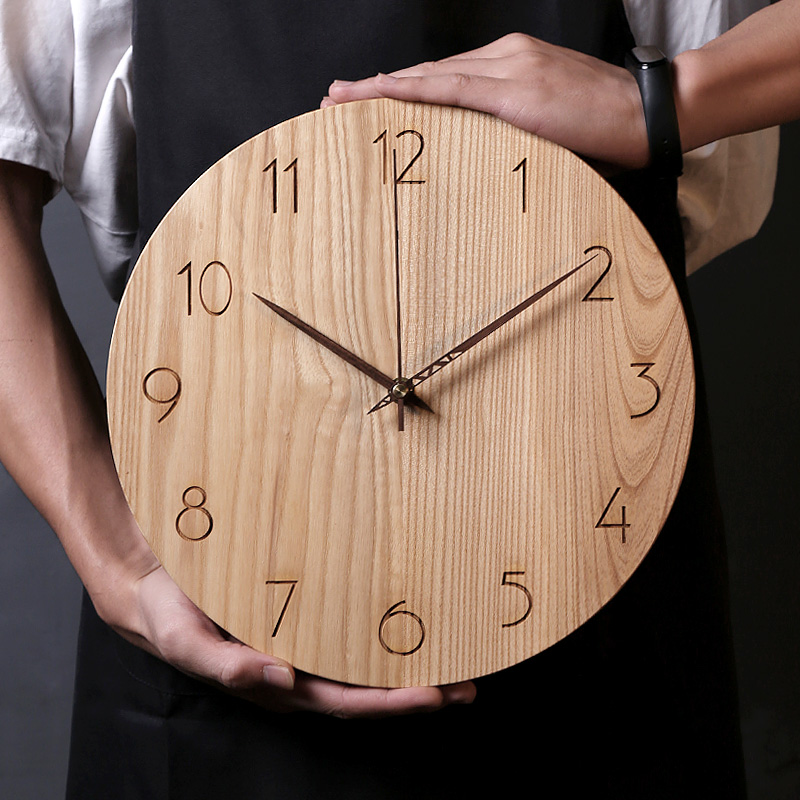 北欧实木挂钟客厅现代简约卧室个C性时尚家用静音白腊原木质时钟