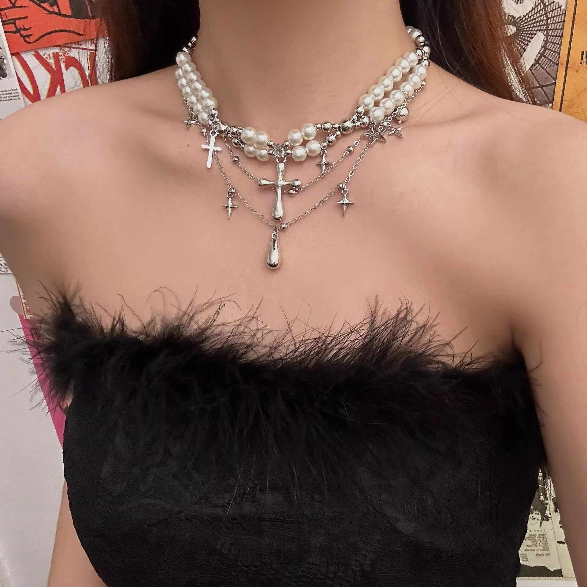 多层叠戴十字架珍珠项链女y2k辣妹高级感锁骨链chocker配饰毛衣链