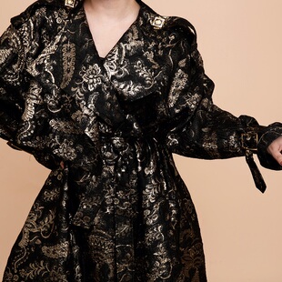 6121 芈莱尤优——新款 高级奢华肌理感金属丝提花风衣F23