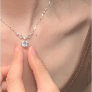 方形闪钻项链女锁骨链气质轻奢小众ins风简约时尚设计排钻粉钻