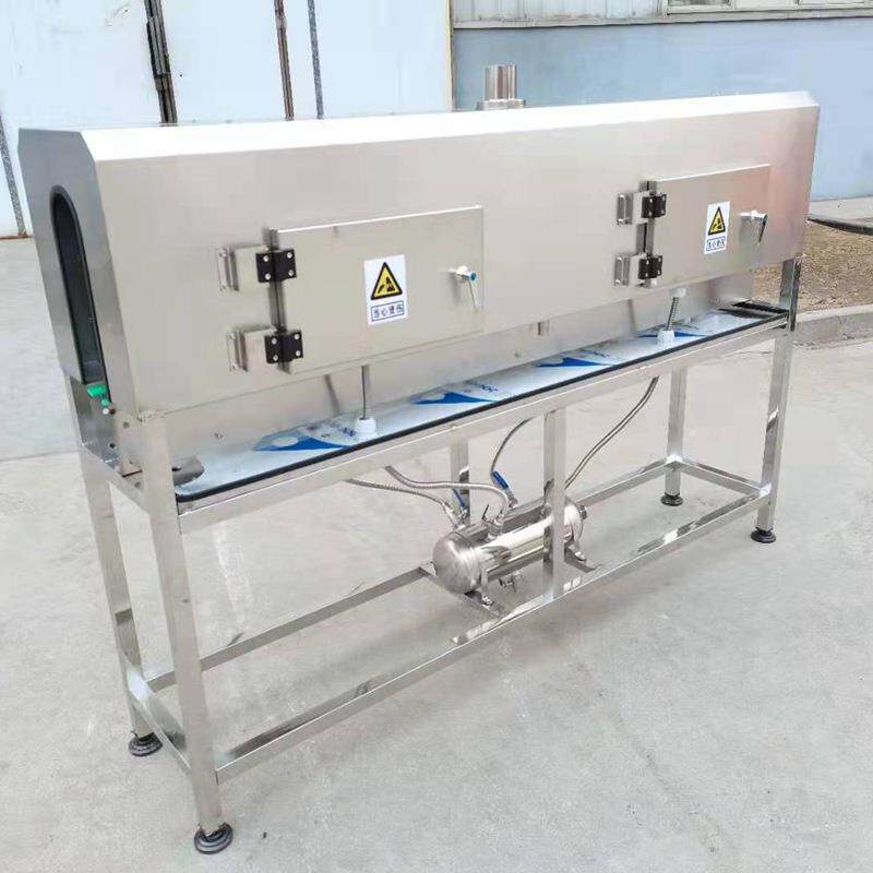厂家直供全自动饮料套标机矿泉水瓶热收缩膜套标机易拉罐套标设备