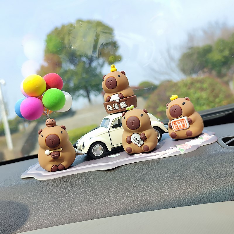 卡皮巴拉车载汽车摆件网红水豚创意可爱H女司机车内中控台上装饰