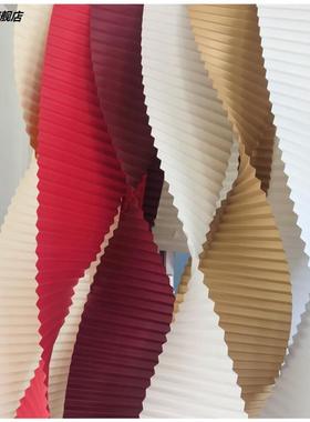 。白色婚庆长瓦楞纸婚礼现场背景装饰定制波浪折纸红色吊顶道具布