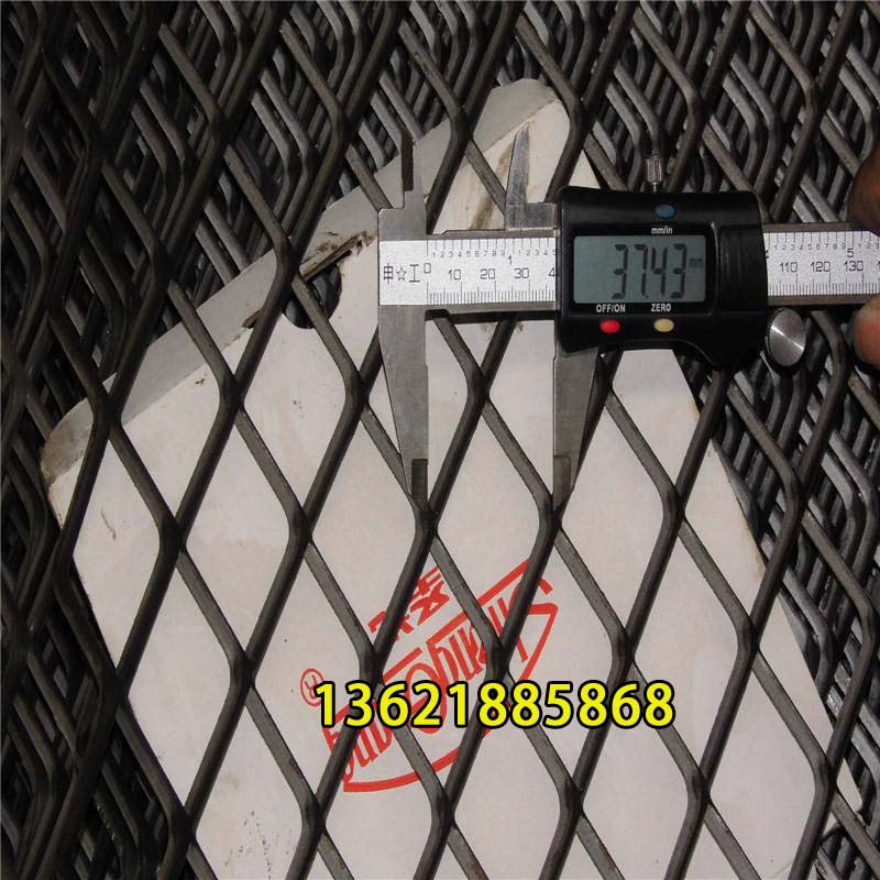 重型钢板网菱形网片拉伸网机器防护网平台走道脚踏网热镀锌现货