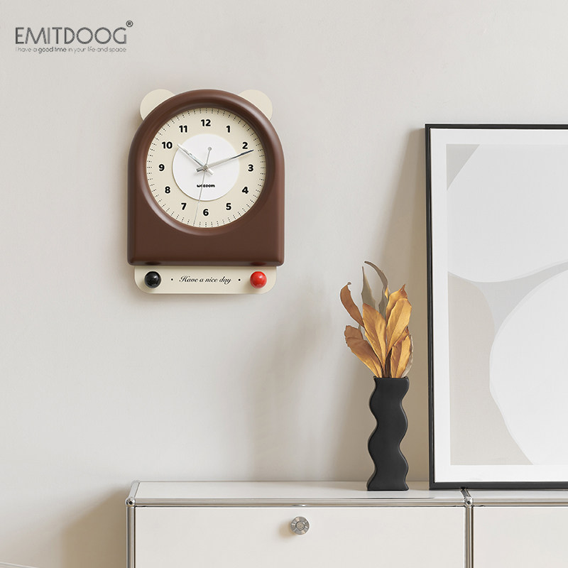 EMITDOOG免打孔奶油风挂钟客厅钟表2024新款家用复古创意挂墙时钟