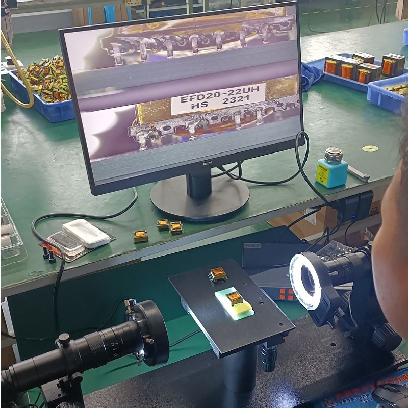 高清二进一1出HDMI两2画面分割器视频屏幕显示电脑监控盒无缝切换