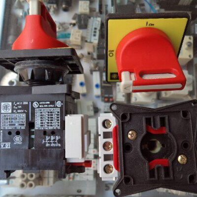 法国TE负载断路器V01 044889  KCD1PZ  电流20A