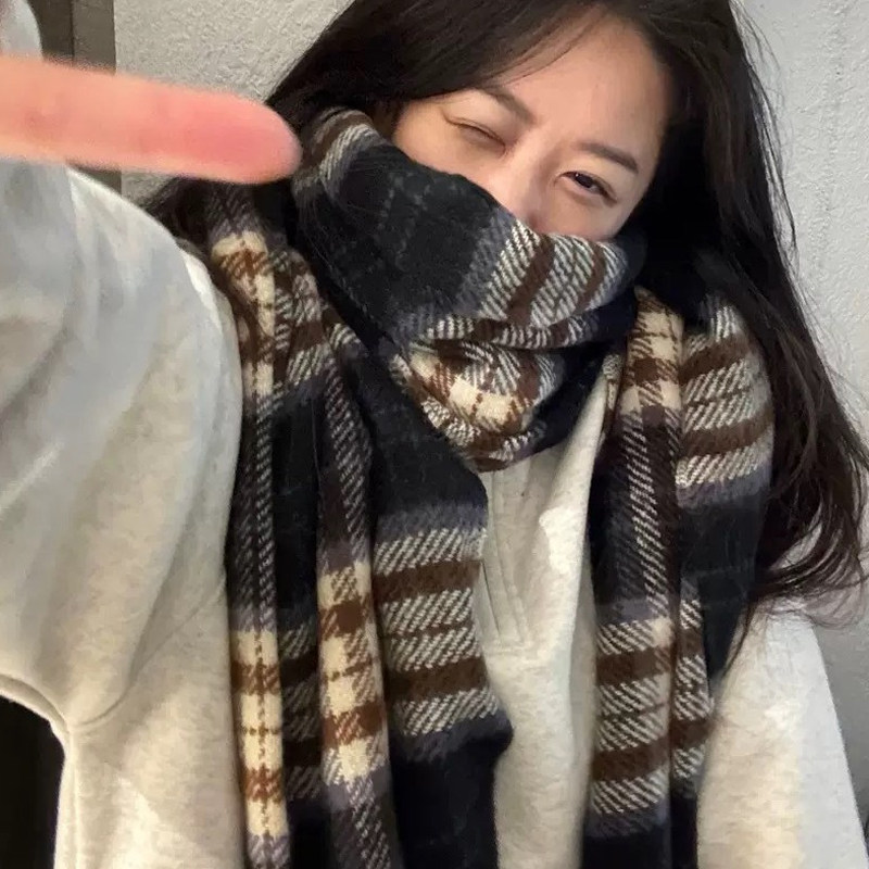 乌梅子酱!格子围巾冬披肩韩系氛围感保暖围脖仿羊绒复古新款百搭