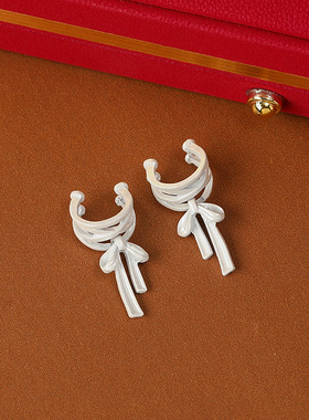 韩系白色金属蝴蝶结造型耳骨夹女清新甜美耳环简约百搭无耳洞耳饰