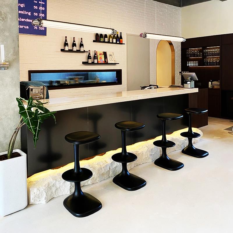2025年新款吧台椅吧台等吧椅创意高脚凳休闲椅咖啡厅别墅民宿家具