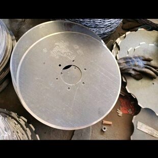 玉米播种机配件开沟圆盘直径29.5中间孔6厘米中心距86,204轴承座