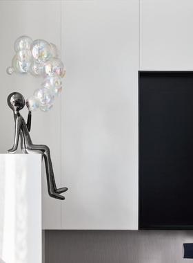 现代抽象落地人物吹泡泡雕塑卡通售楼处大堂轻奢软装艺术装置摆件