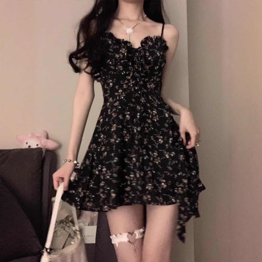黑色纯欲内搭碎花裙吊带裙雪纺连衣裙女夏季气质收腰显瘦短款裙子