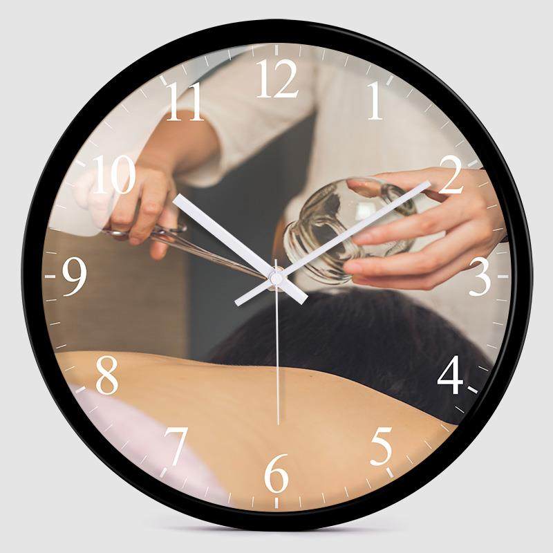 理疗馆时钟针灸拔罐艾灸挂钟养生馆美容院钟表墙上装饰挂表静音