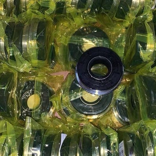 潍柴雷沃RG50RG60履带收割机配件支重轮油封,导向轮油封总成