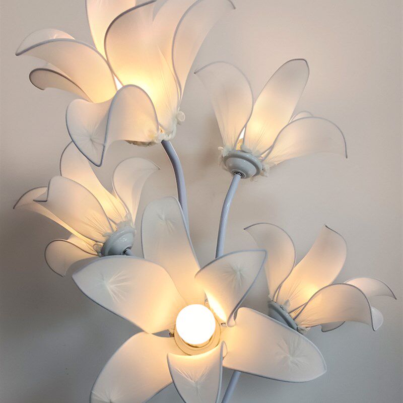 婚庆发光铃兰花灯五头花蕾灯路引灯摆件婚礼装饰背景现场布置铁艺