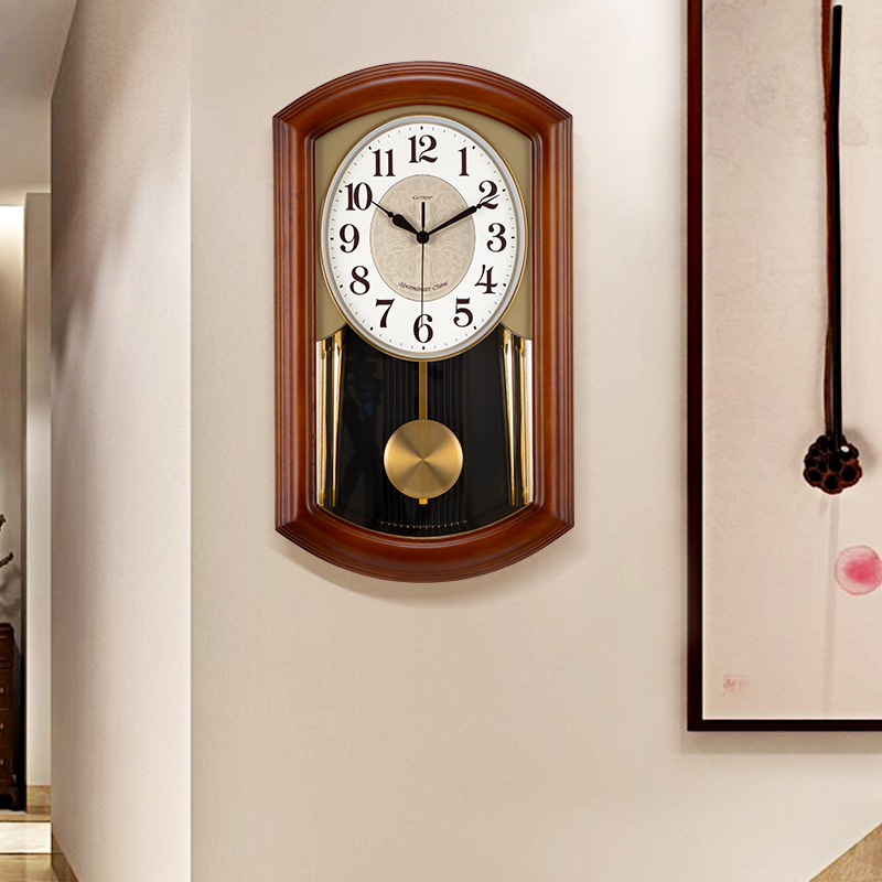 整点报时钟表挂钟中式复古客厅实木摇摆挂表家用挂墙静音时钟9515