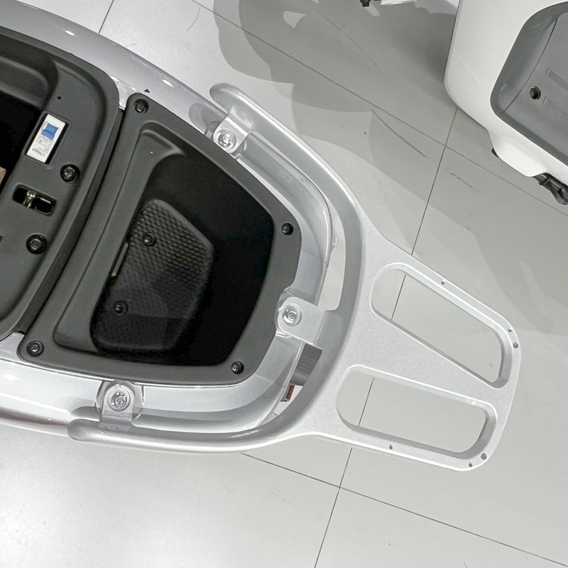 适用雅迪征程DE550q电动车铝合金尾架电动车尾箱架支架铁管后衣架