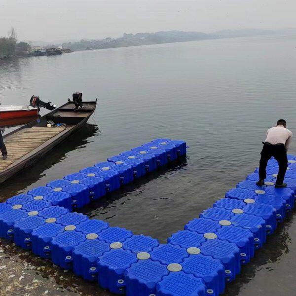水上浮筒景观浮桥水面房屋塑料游艇浮台钓鱼摩托艇漂浮桶码头平台