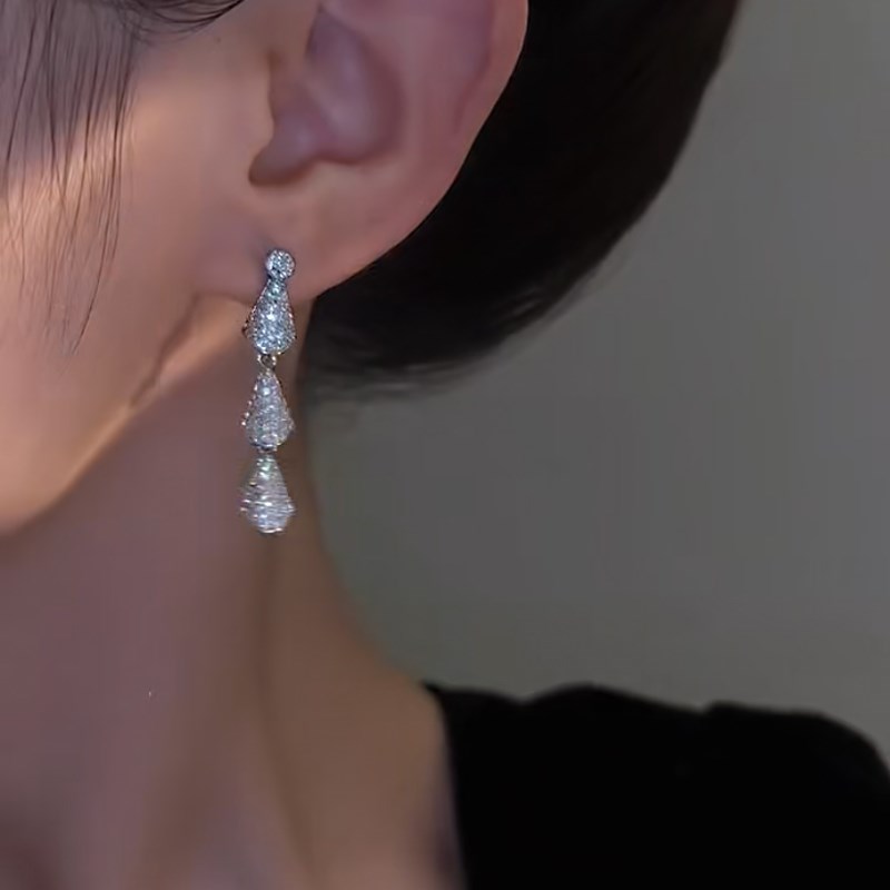 轻奢百搭高级感锆石水滴吊坠v耳环女小众独特时尚气质耳饰2023新